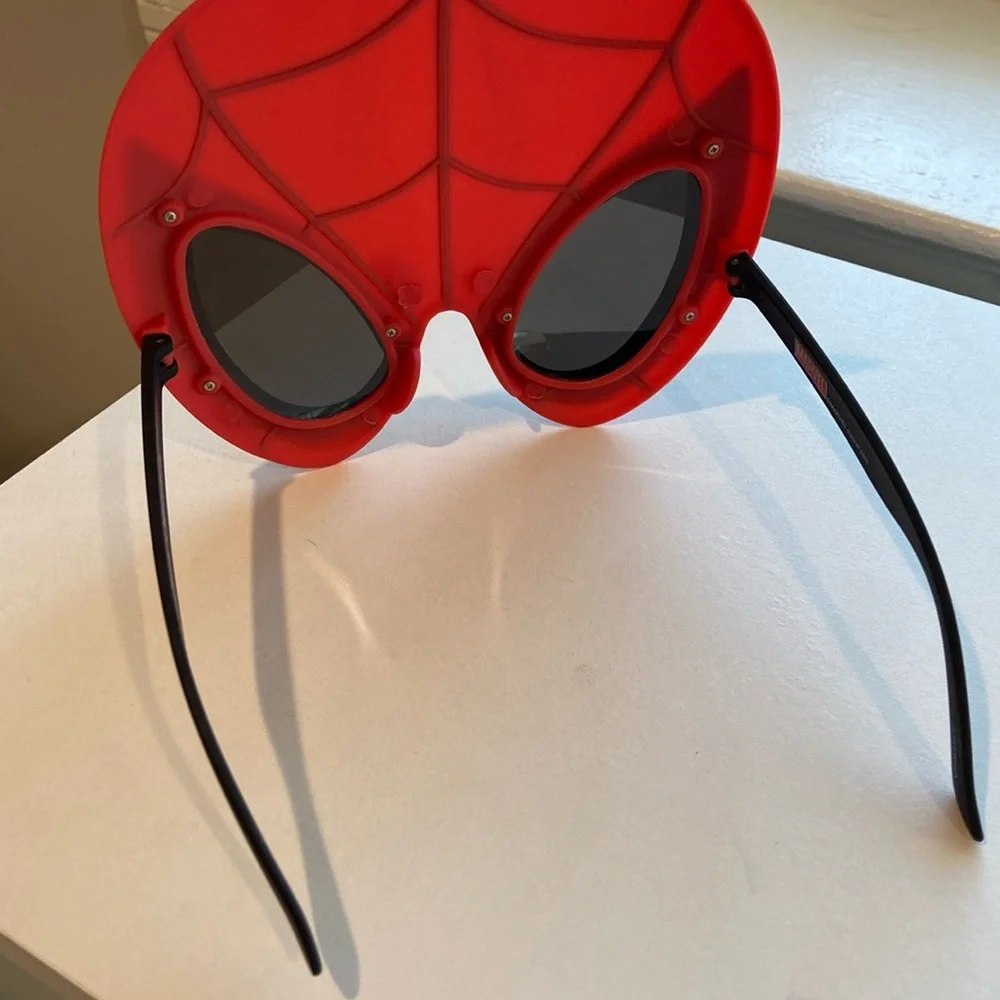 Spider Man Sunglasses / Mask with UVA protection
